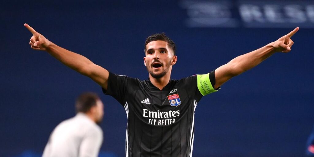 La salida de Aouar al Betis "no ha progresado mucho"