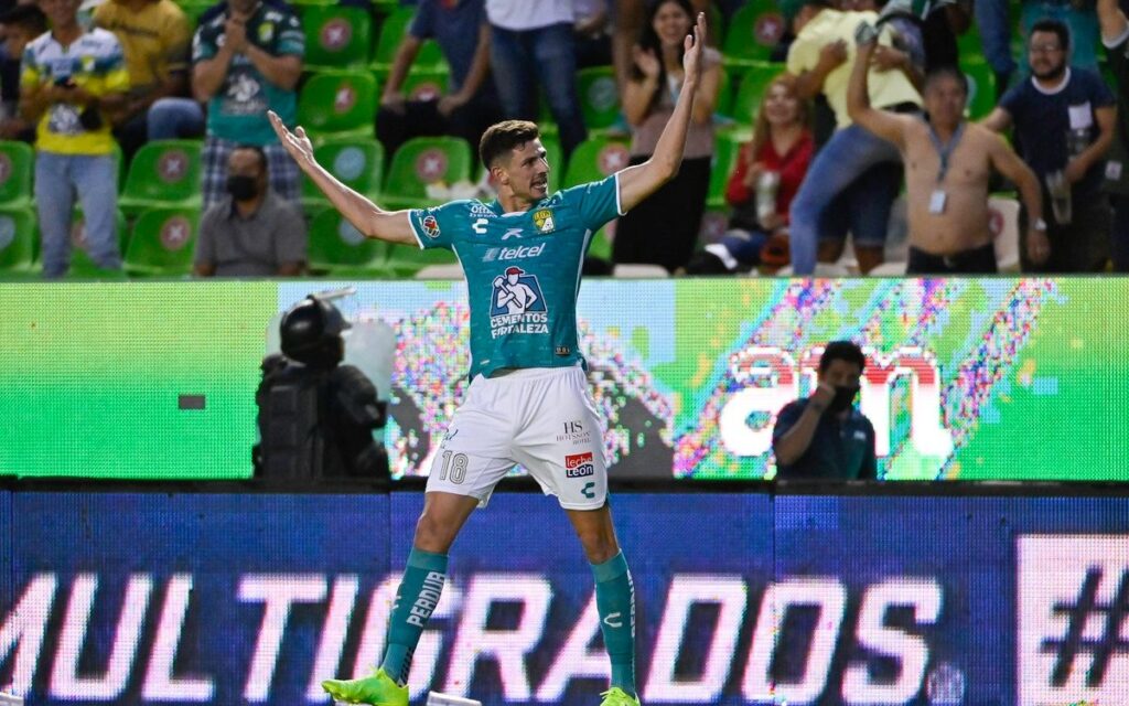 Liga MX: Hace Pumas un papelón en el Nou Camp | Video