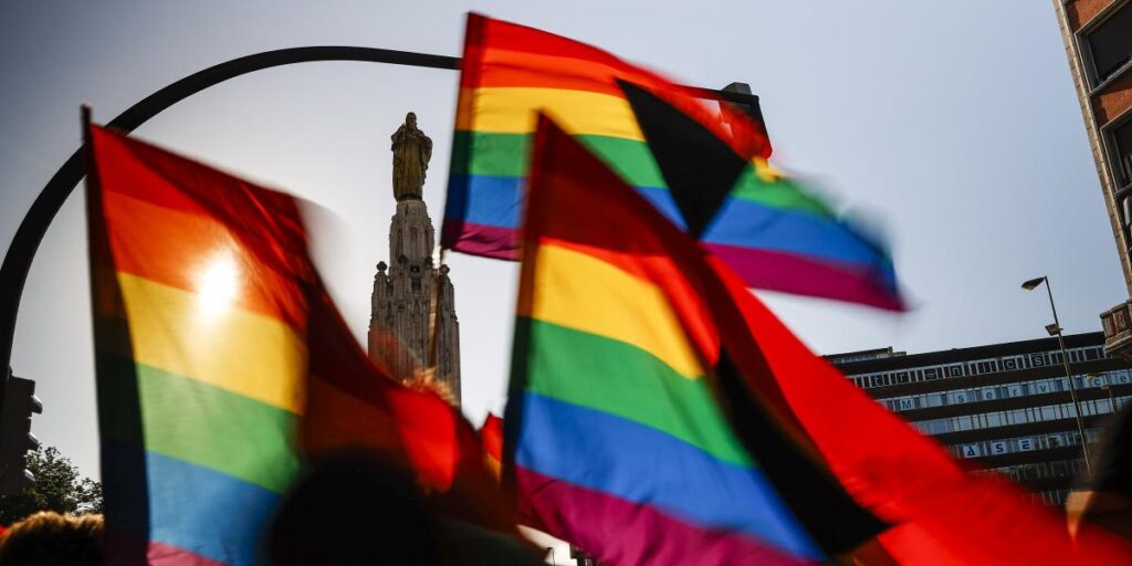 Lío con el Real Madrid por la bandera LGTBI