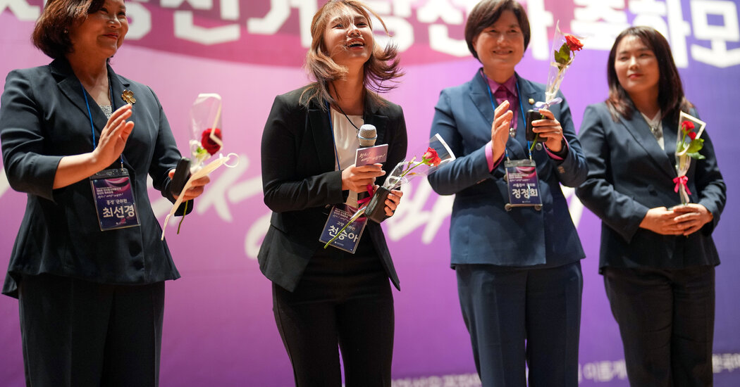 Los jóvenes políticos buscan el cambio, pero enfrentan obstáculos tan antiguos como la política