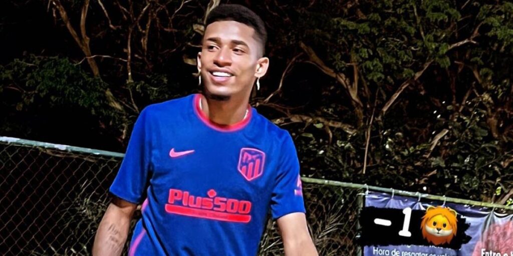 Marcos Paulo no 'se quita' aún el escudo del Atlético
