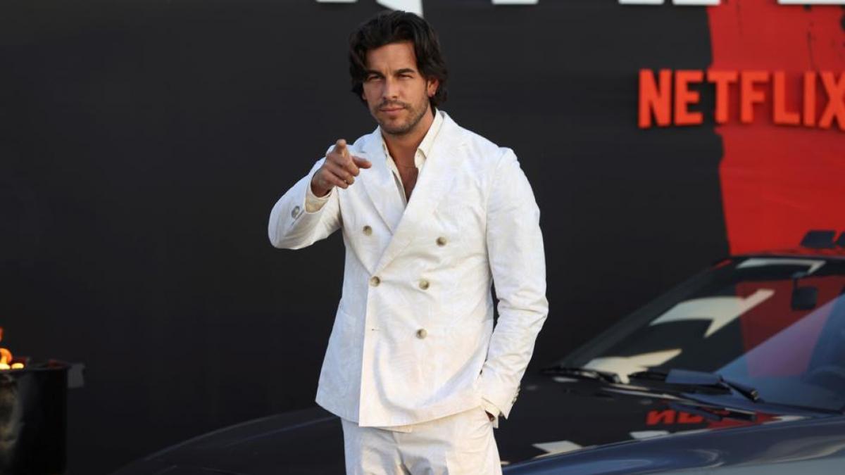 Mario Casas deja de ser el soltero de oro y su nueva novia te sonará mucho