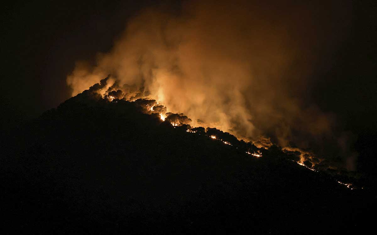 Más de mil muertes y numerosos incendios deja la ola de calor en España y Portugal
