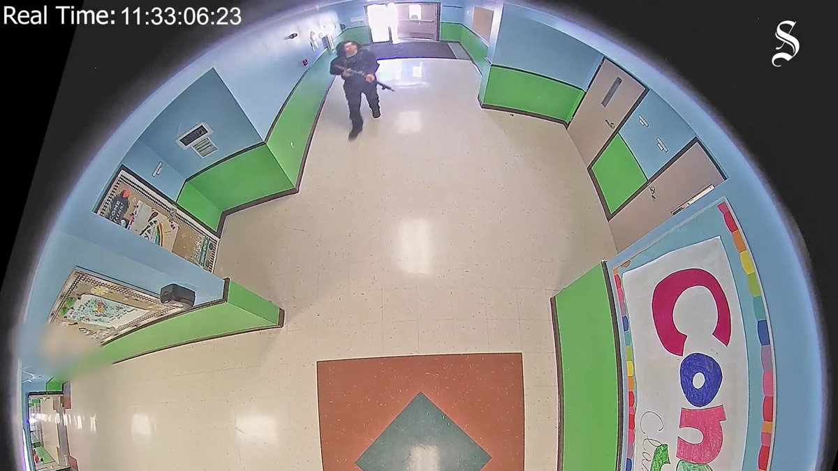 Matanza de Uvalde: un vídeo revela la irrupción del asesino y la inacción de la policía