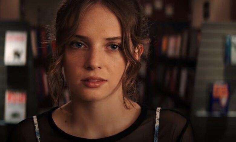 Maya Hawke se ve genial como Harley Quinn para el Joker de Joe Keery en AI Art
