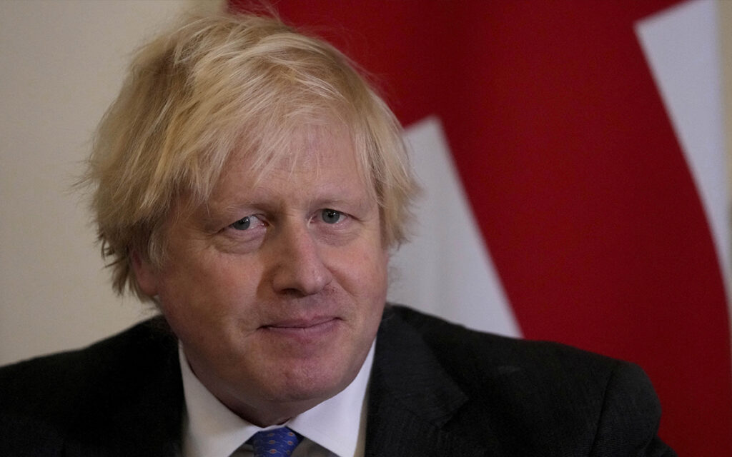 Miembros del Gabinete de Johnson acuden a Downing Street para pedirle su dimisión