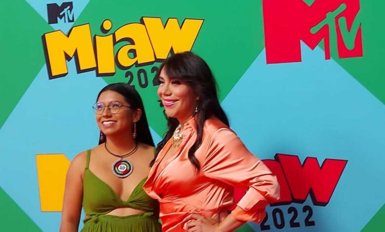 Mitzy Cortés, la joven mixteca que ganó el premio Miaw Transforma por su lucha a favor de la tierra e igualdad