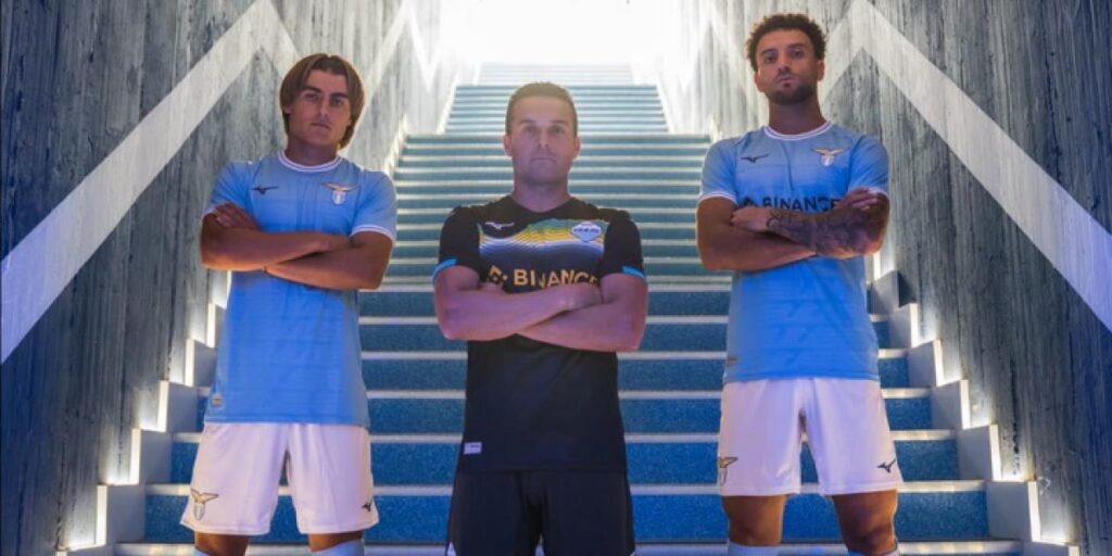 Mizuno revela las equipaciones del Lazio para la temporada 2022/2023