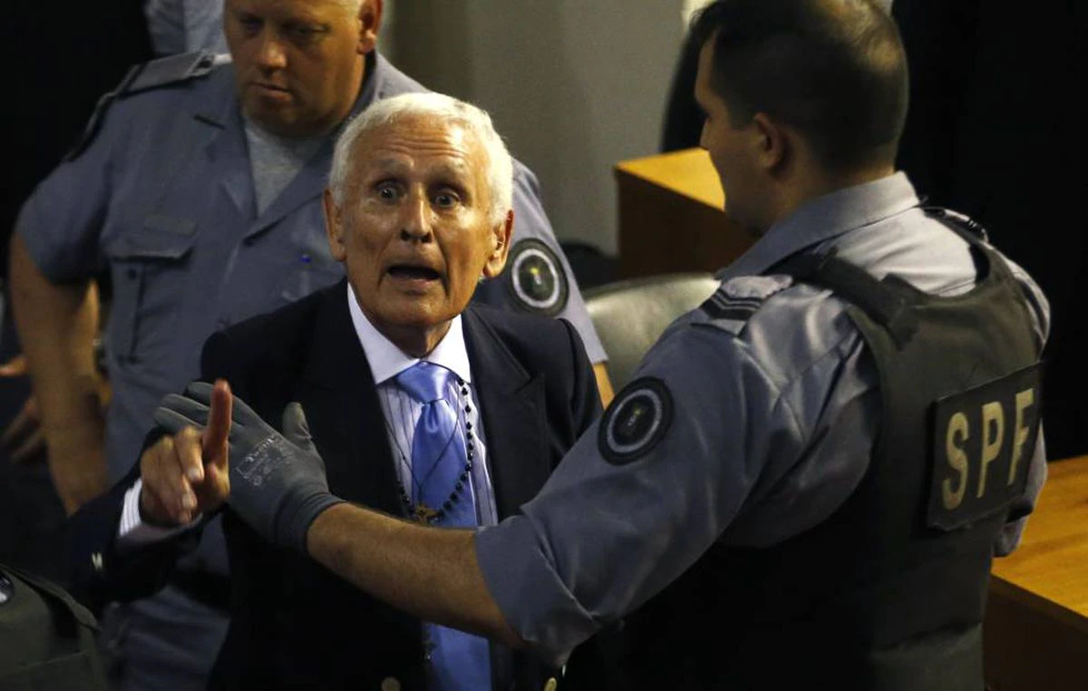 Muere Miguel Etchecolatz, el represor responsable de La Noche de los Lápices en Argentina