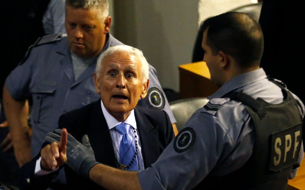 Muere Miguel Etchecolatz, represor durante dictadura argentina condenado por crímenes de lesa humanidad