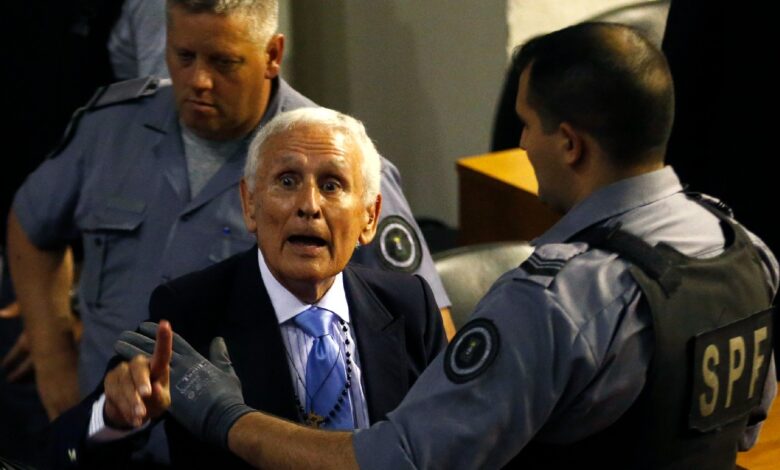 Muere Miguel Etchecolatz, represor durante dictadura argentina condenado por crímenes de lesa humanidad
