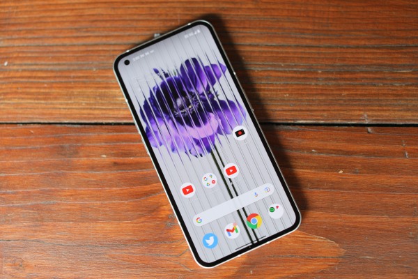 Nada Teléfono (1) revisión