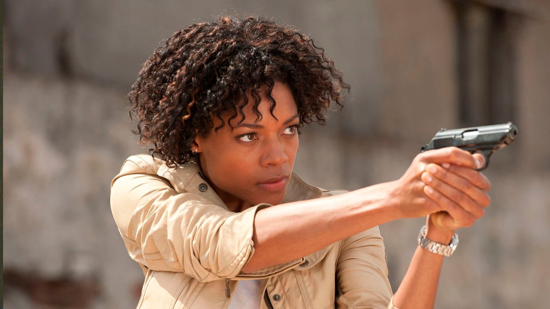 Naomie Harris se alegra de no haber sido chica Bond: «Nunca negocio con mi sexualidad»