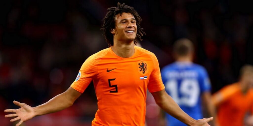 Negociaciones Chelsea-City por Aké