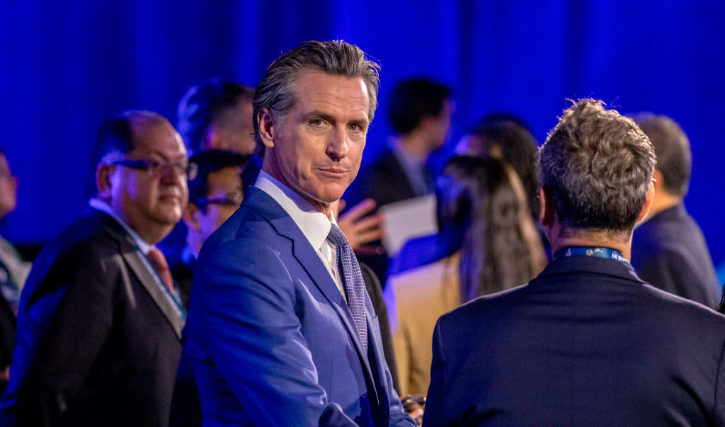 Newsom lanza campaña publicitaria contra DeSantis en Florida