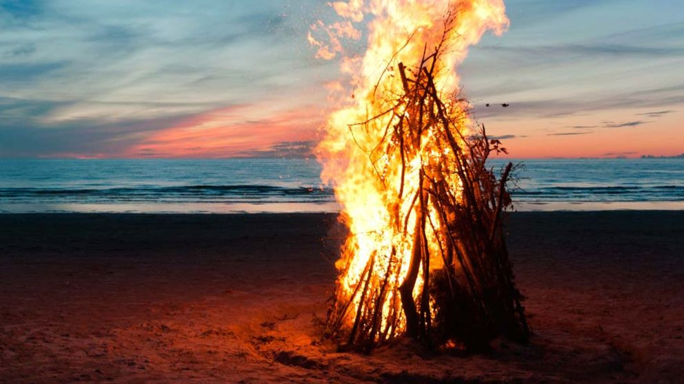 Noche de San Juan: cuándo es y tradiciones