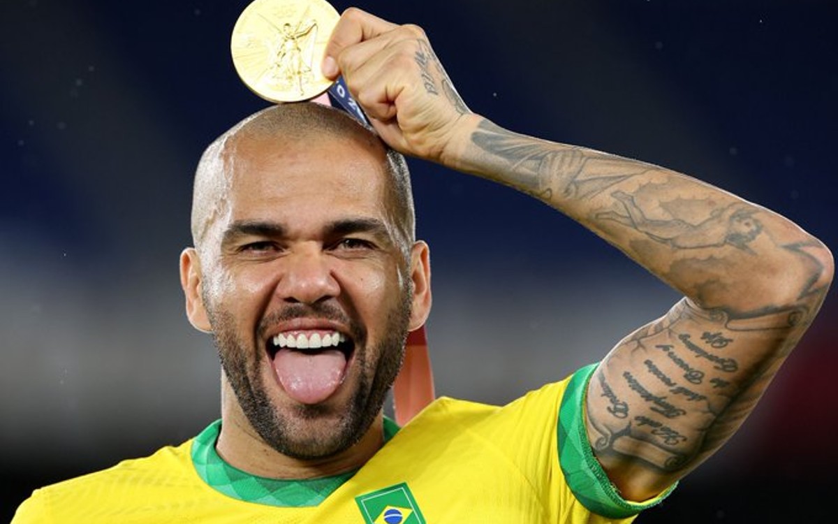 “Nos vemos prontito, ¡vamos Pumas!”, el mensaje de Dani Alves desde el avión que lo trae a México