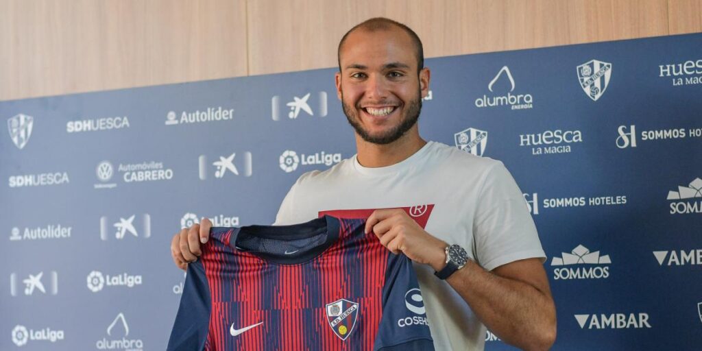 Oficial: Blasco ya es jugador del Huesca