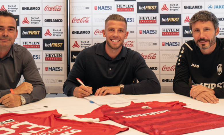 Overmars y Van Bommel fichan a Alderweireld