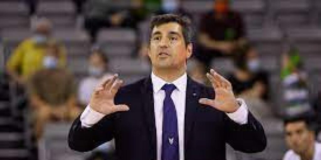 Pablo Pin renueva y entrenará al Covirán Granada en la Liga Endesa