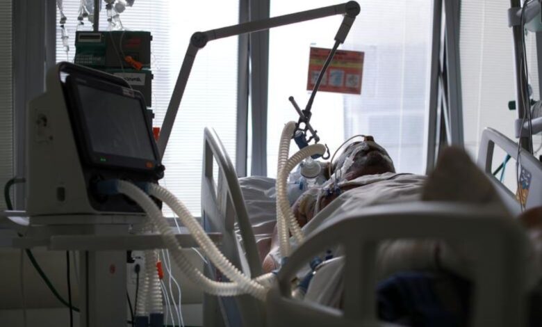 Pacientes latinos y negros recibieron menos oxígeno que blancos en EU: estudio