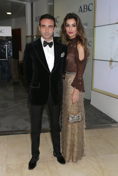 Enrique Ponce y Paloma Cuevas en una imagen de archivo./Gtres