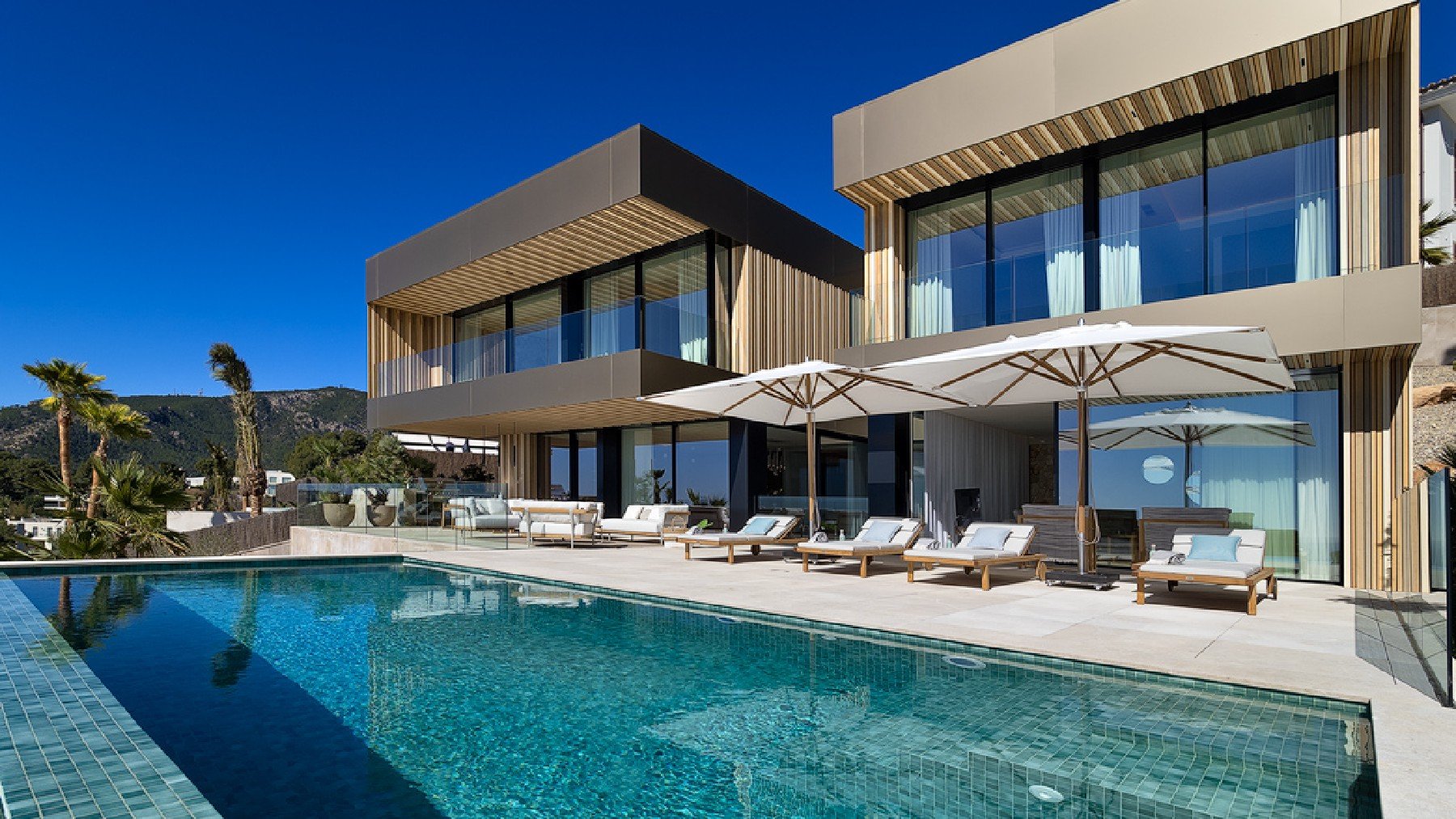 Piscina infinity y sala de cine: las villas de lujo que atraen a los más ricos de Europa a Mallorca
