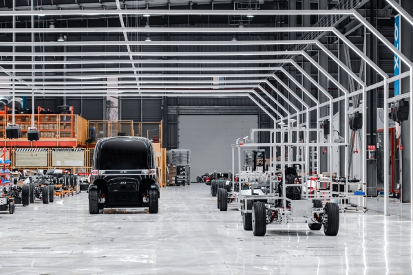 Pix Moving trae robovans a Japón, contempla la fabricación de vehículos eléctricos basados en DAO