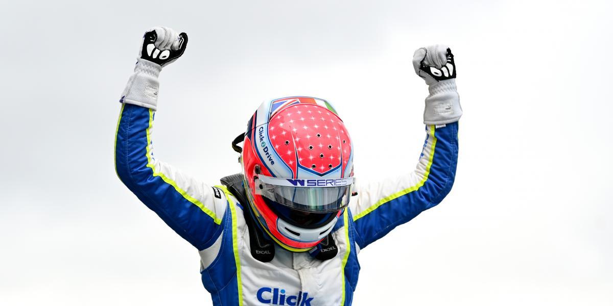 Powell gana por delante de Chadwick y Marta García es cuarta