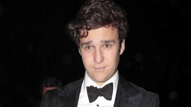 Froilán con un traje / Gtres