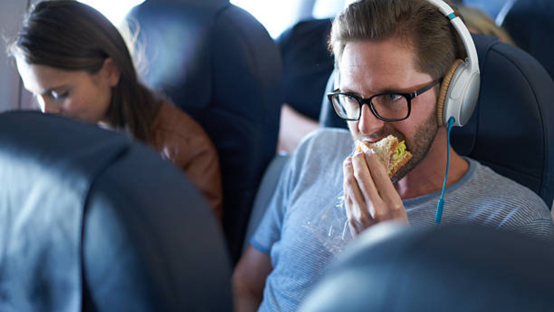 Qué alimentos puedes llevar en el avión y que no te lo confisquen