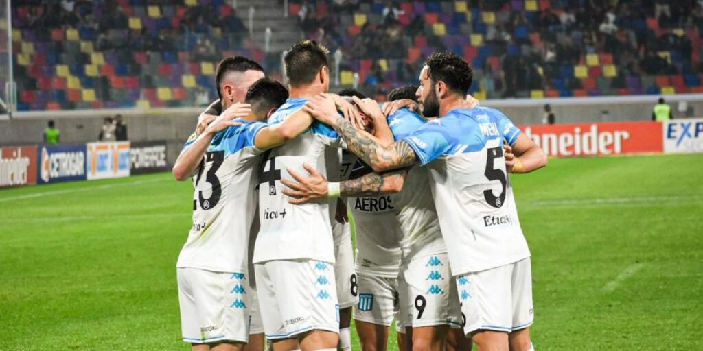 Racing vuelve al triunfo