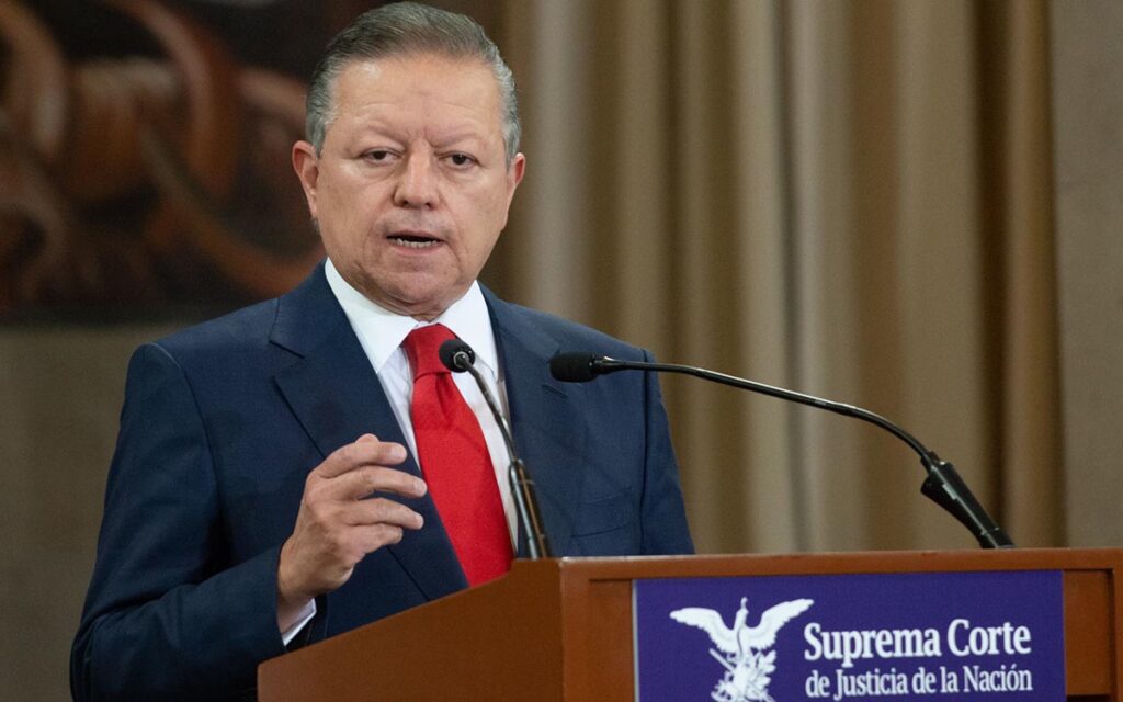Relevo del ministro Zaldívar en la presidencia de la SCJN debe ser como el ministro Zaldívar, sugiere AMLO