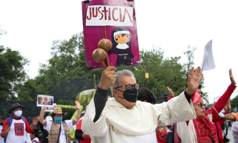 Religiosos y creyentes se movilizan para exigir paz y seguridad; piden justicia por jesuitas asesinados | Fotos