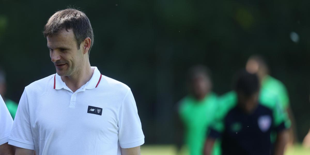 Se va Jon Uriarte, llega Mikel González