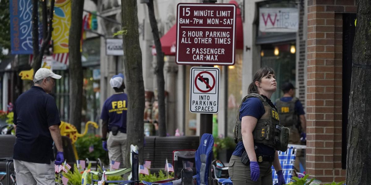 Seis muertos y decenas de heridos en un tiroteo en Highland Park