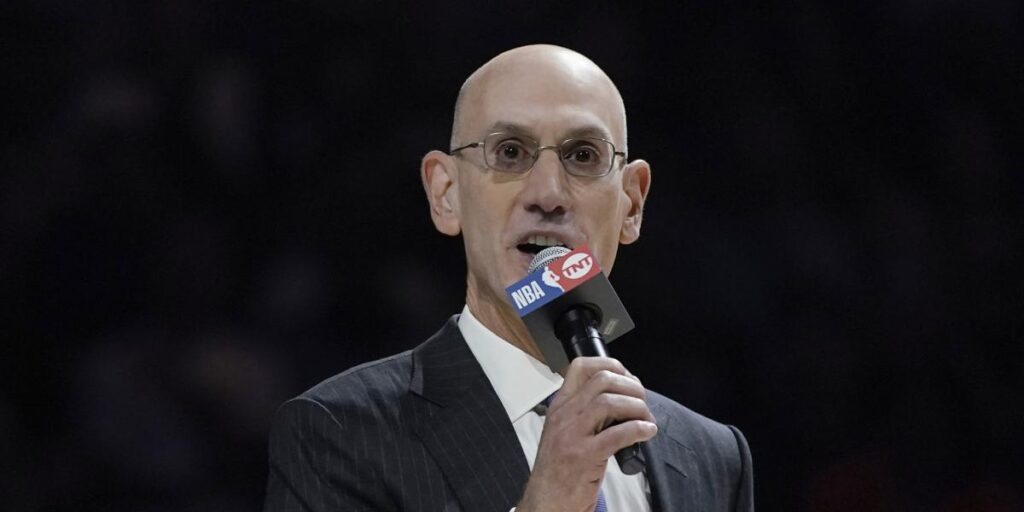 Silver carga contra Durant: "No nos gusta que los jugadores pidan el traspaso"