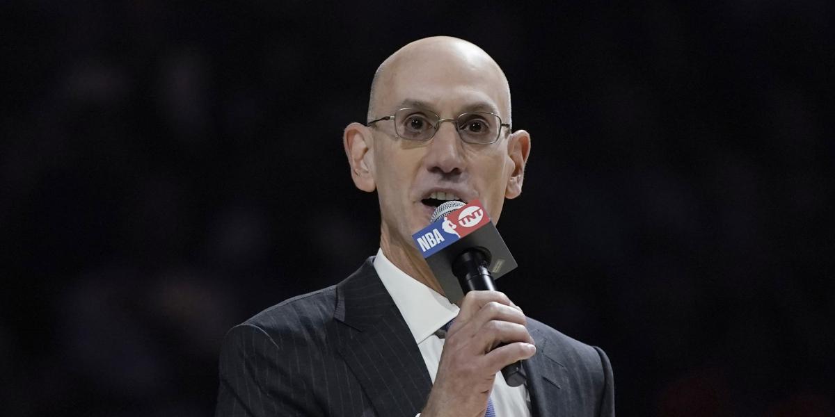 Silver carga contra Durant: "No nos gusta que los jugadores pidan el traspaso"