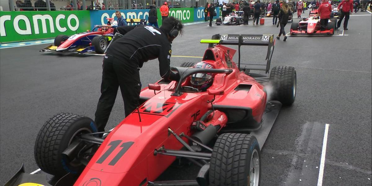 Smolyar gana una carrera de estrategia