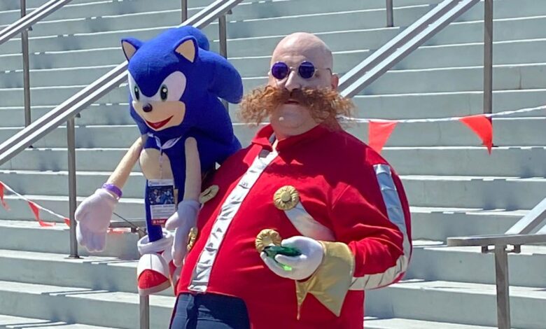 Sonic & Dr. Eggman Cosplay es absolutamente perfecto (especialmente el bigote)