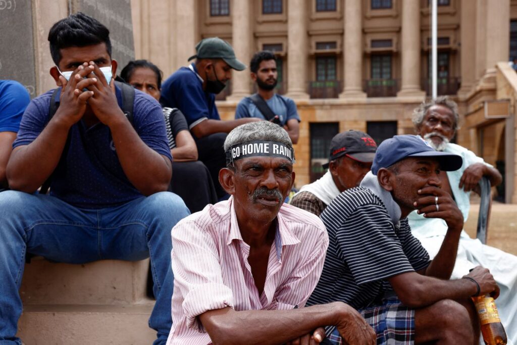 Sri Lanka elige como nuevo presidente al primer ministro, señalado en la revuelta popular