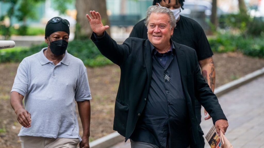 Steve Bannon trata de torpedear su juicio