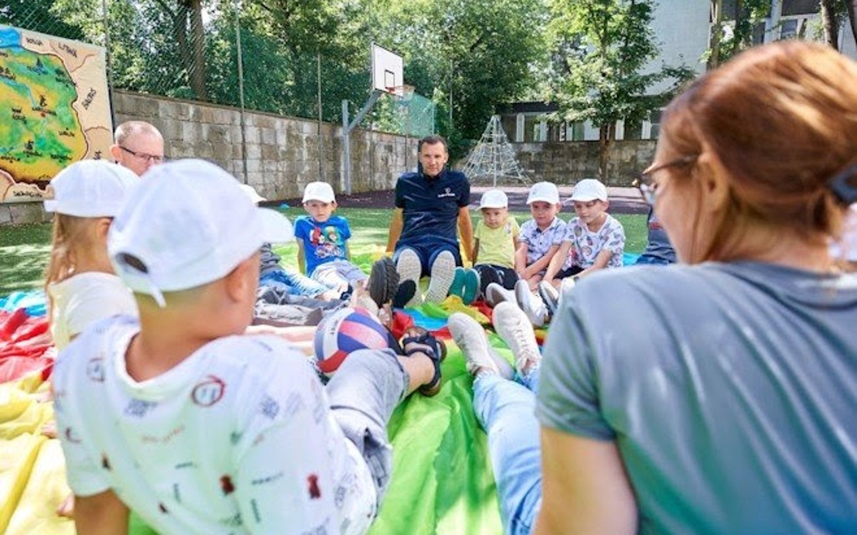 “Tenemos que sacar la guerra de los niños”: Andriy Shevchenko | Tuit