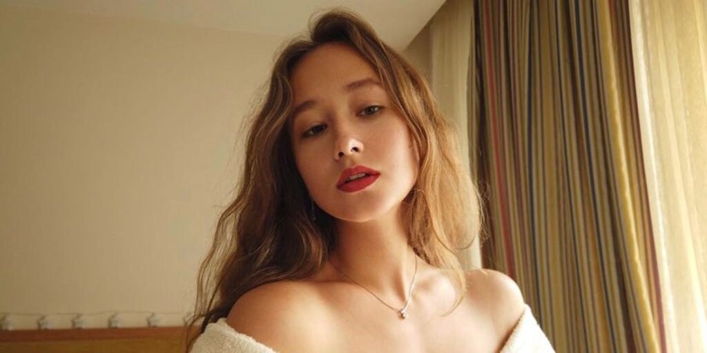 Todo en 90 Días: Alina se vuelve glamorosa en una nueva foto de cambio de imagen