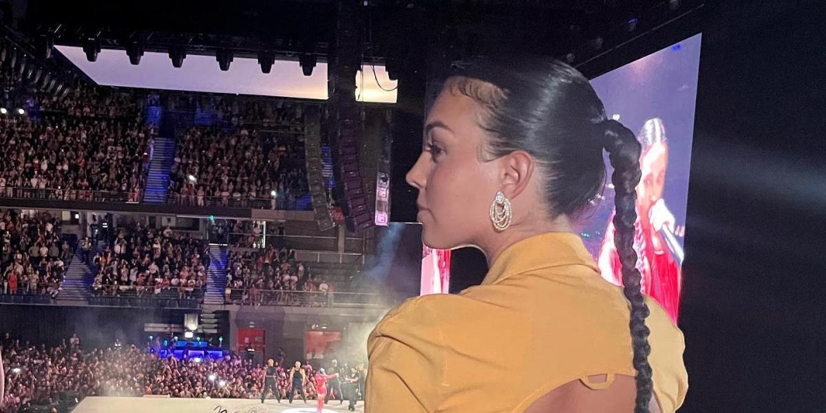 Todos los detalles del comentado 'look' que Georgina eligió para el concierto de Rosalía