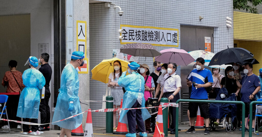 Tres ciudades en China imponen cierres parciales y Macao cierra casinos