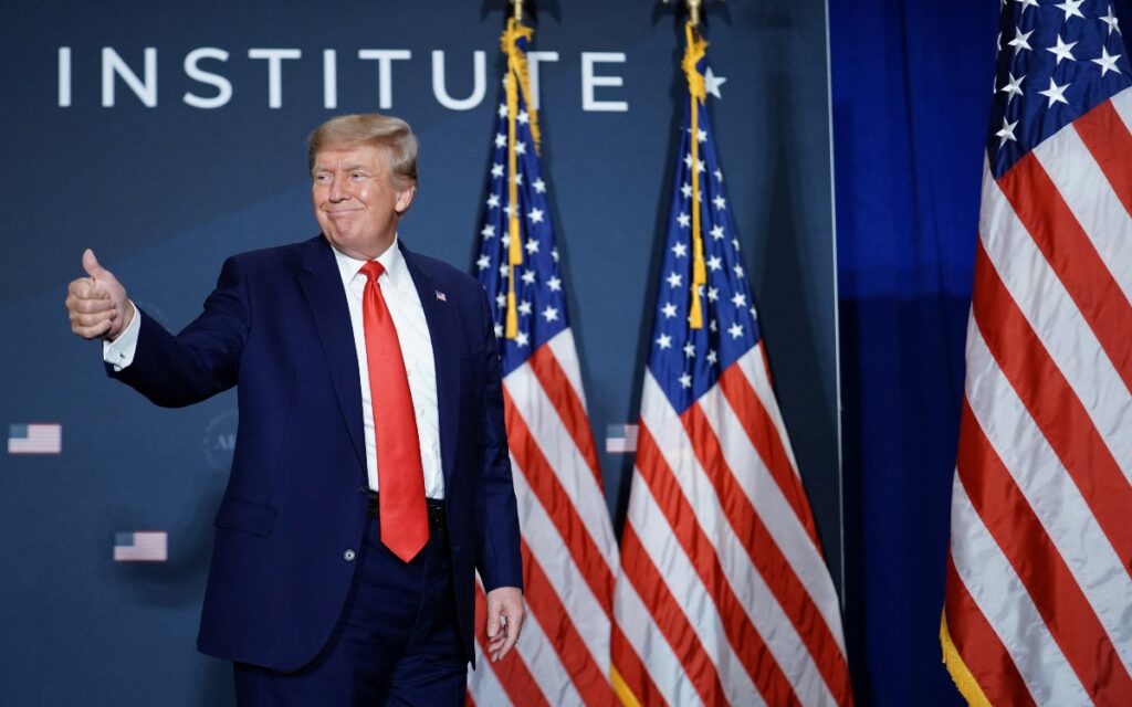 Trump dice que 'es posible' que sea candidato presidencial en 2024