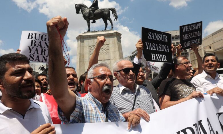 Turquía censura las versiones en turco de los medios internacionales ‘Voice of America’ y ‘Deutsche Welle’
