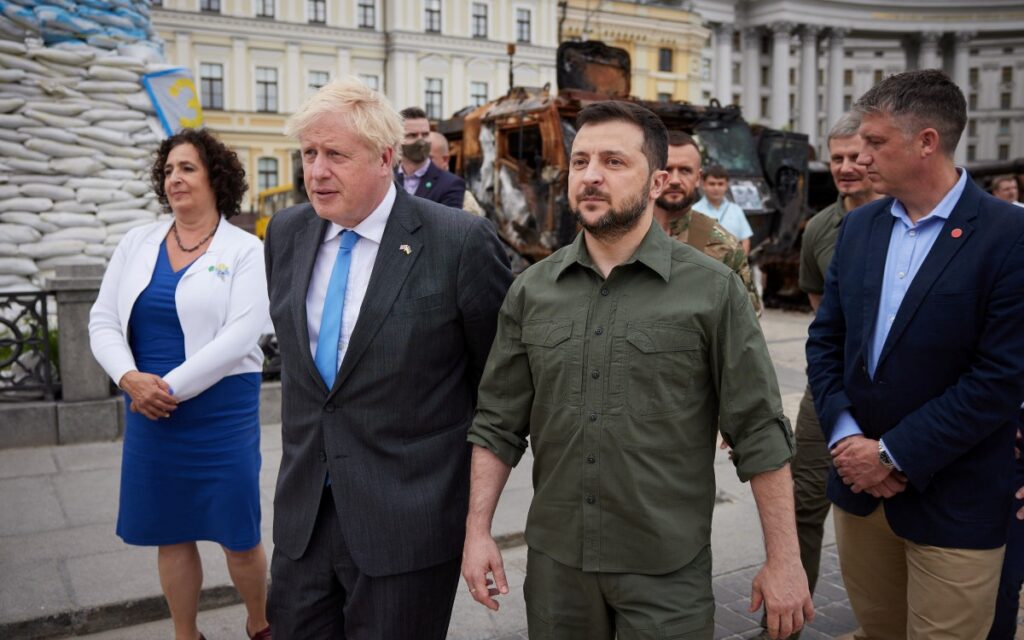 Ucranianos firman petición para dar ciudadanía y el papel de primer ministro al británico Boris Johnson