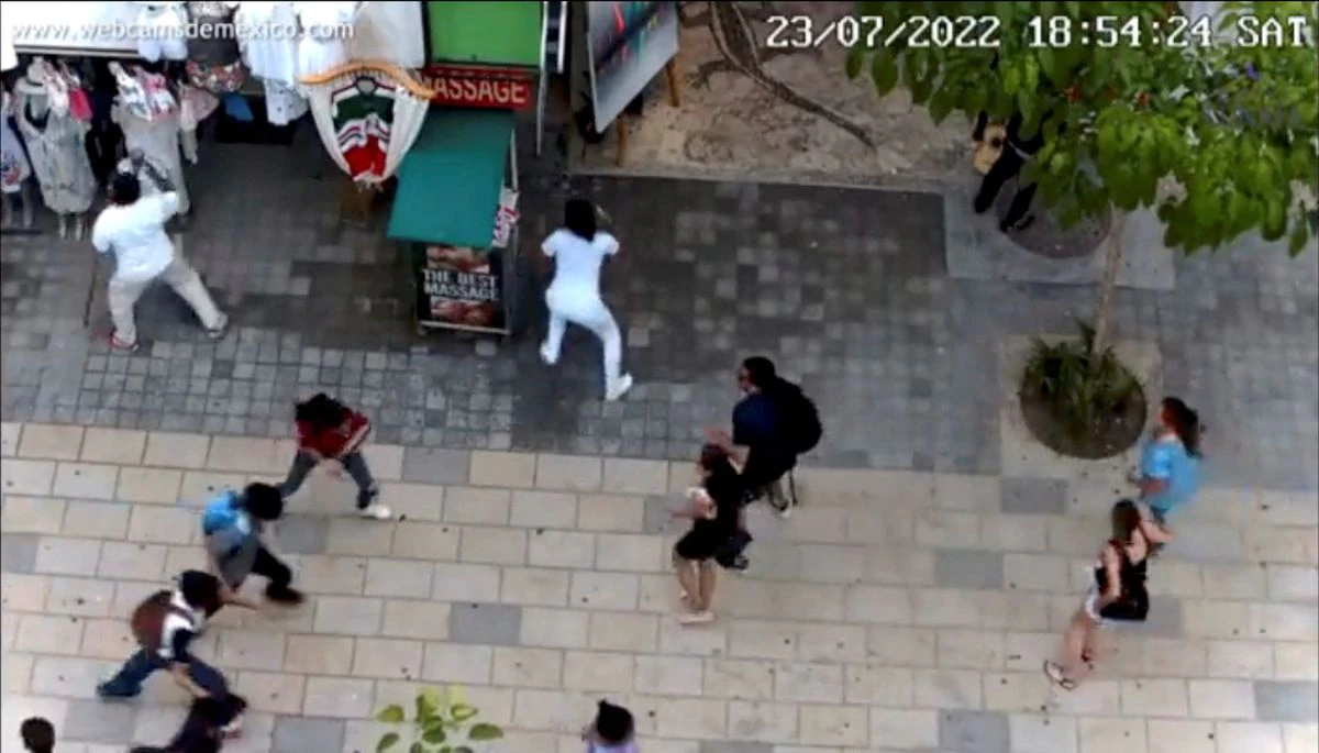 Un tiroteo en el centro turístico de Playa del Carmen desata el terror en el Caribe Mexicano